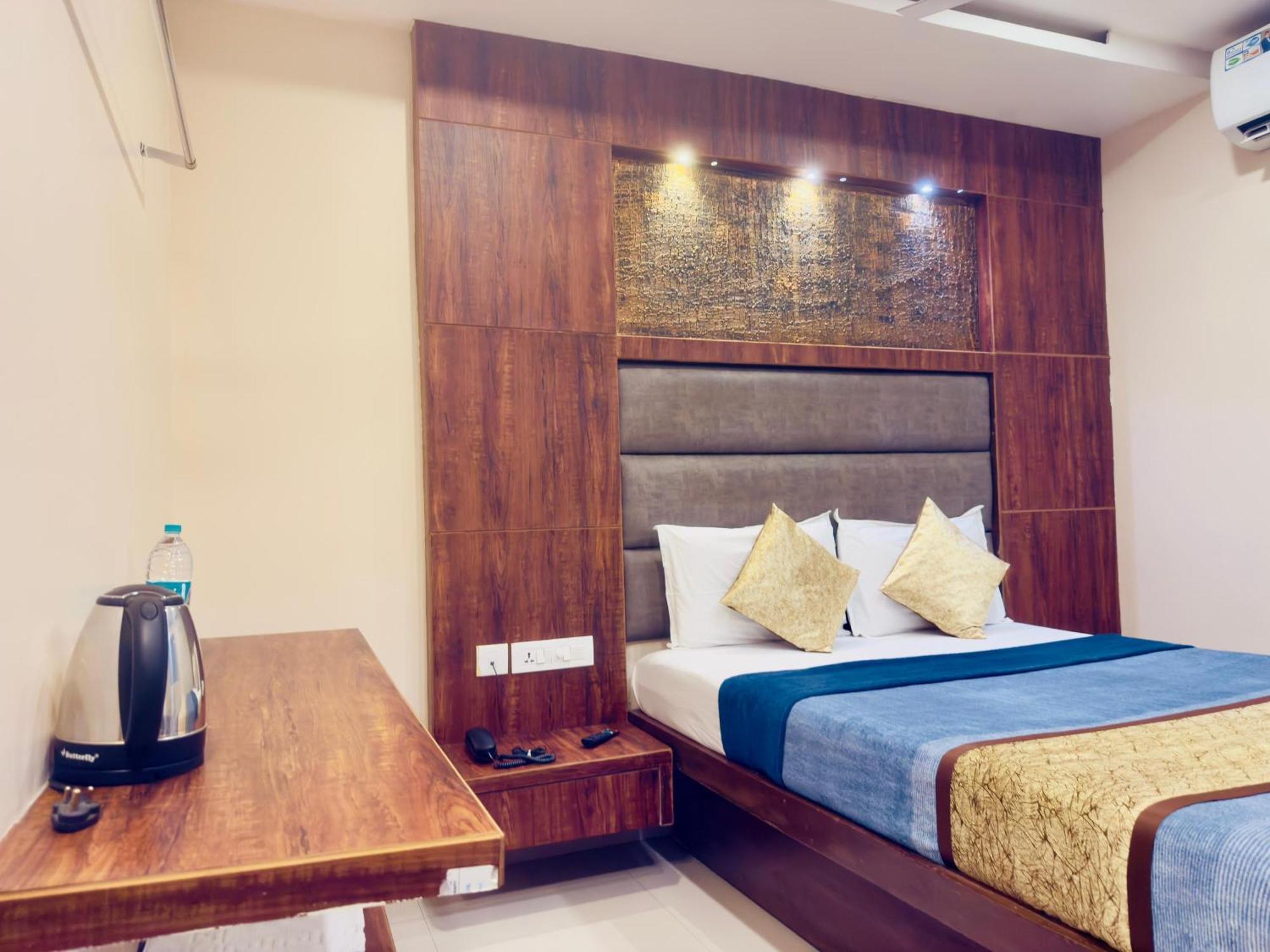 The Hydel Park - Business Class Hotel - Near Central Railway Station Ченнаи Экстерьер фото